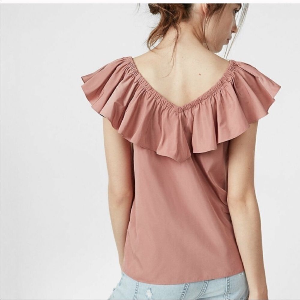 ✨ Express Peach Ruffle V Neck Top✨ - Picture 2 of 5